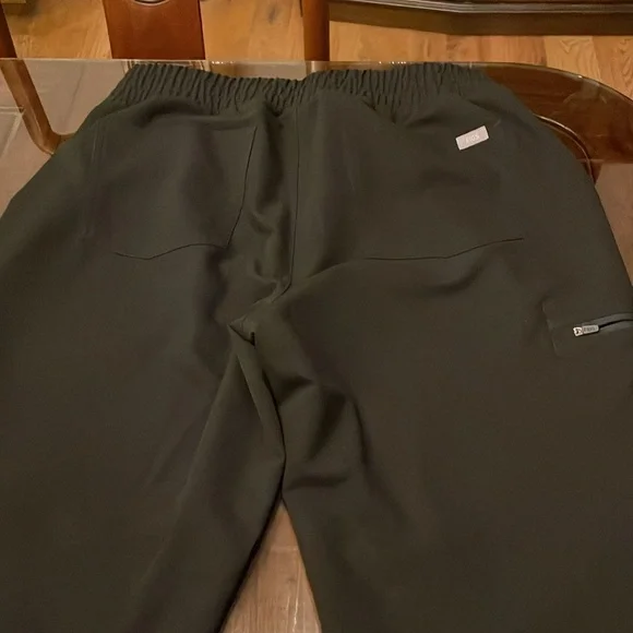 Figs Scrub Sets - Picture 11 of 11